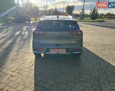 Серый Киа Niro, объемом двигателя 1.58 л и пробегом 135 тыс. км за 17999 $, фото 5 на Automoto.ua