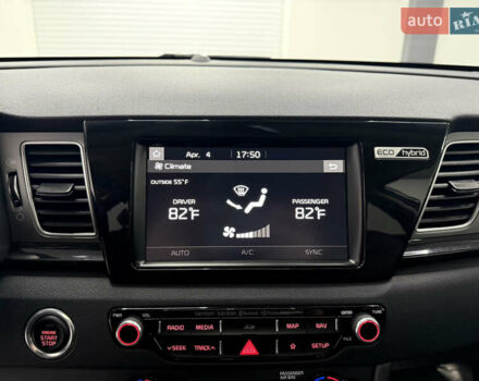 Серый Киа Niro, объемом двигателя 1.58 л и пробегом 98 тыс. км за 20999 $, фото 15 на Automoto.ua