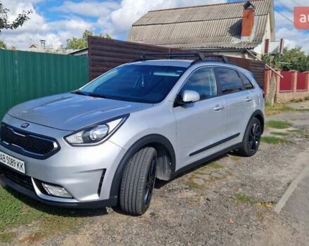 Сірий Кіа Niro, об'ємом двигуна 1.6 л та пробігом 88 тис. км за 15000 $, фото 4 на Automoto.ua