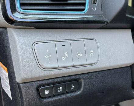 Серый Киа Niro, объемом двигателя 1.6 л и пробегом 40 тыс. км за 20500 $, фото 23 на Automoto.ua