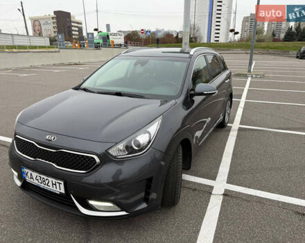 Серый Киа Niro, объемом двигателя 1.58 л и пробегом 162 тыс. км за 17000 $, фото 6 на Automoto.ua