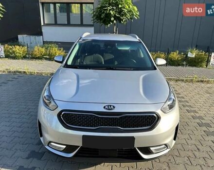 Серый Киа Niro, объемом двигателя 1.59 л и пробегом 77 тыс. км за 15200 $, фото 1 на Automoto.ua