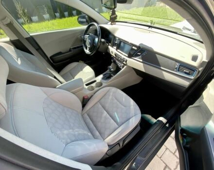 Серый Киа Niro, объемом двигателя 1.6 л и пробегом 134 тыс. км за 16900 $, фото 8 на Automoto.ua