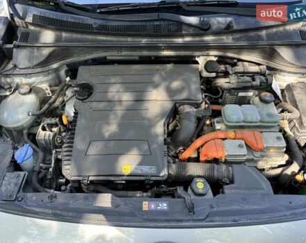 Серый Киа Niro, объемом двигателя 1.6 л и пробегом 40 тыс. км за 20500 $, фото 21 на Automoto.ua