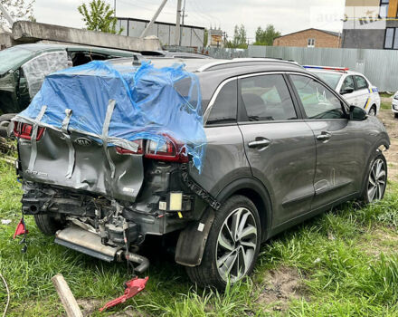 Сірий Кіа Niro, об'ємом двигуна 1.58 л та пробігом 301 тис. км за 8299 $, фото 6 на Automoto.ua