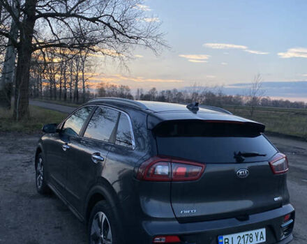 Сірий Кіа Niro, об'ємом двигуна 0 л та пробігом 134 тис. км за 17499 $, фото 8 на Automoto.ua