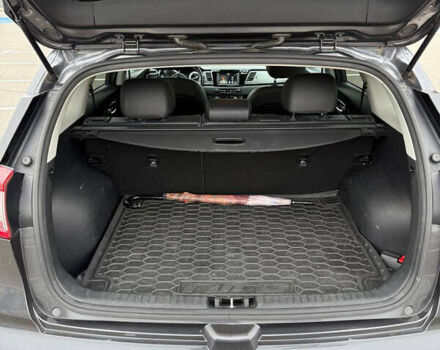 Серый Киа Niro, объемом двигателя 1.58 л и пробегом 162 тыс. км за 17000 $, фото 18 на Automoto.ua