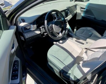 Серый Киа Niro, объемом двигателя 1.6 л и пробегом 134 тыс. км за 16900 $, фото 6 на Automoto.ua
