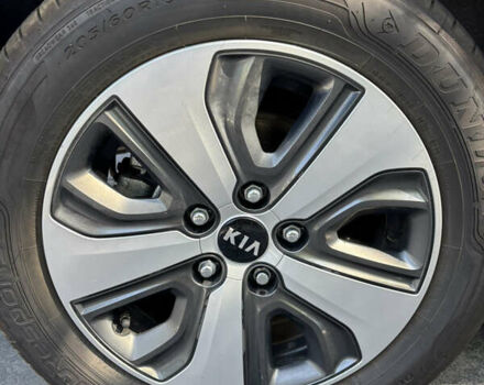 Серый Киа Niro, объемом двигателя 1.6 л и пробегом 40 тыс. км за 20500 $, фото 6 на Automoto.ua