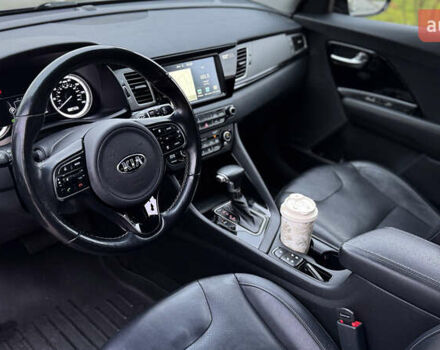 Серый Киа Niro, объемом двигателя 1.58 л и пробегом 111 тыс. км за 17400 $, фото 24 на Automoto.ua