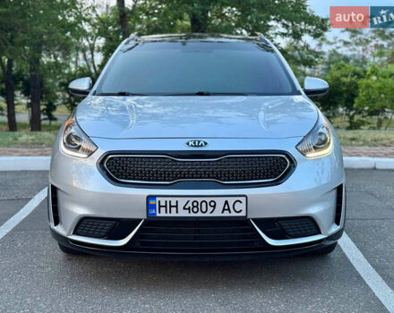 Серый Киа Niro, объемом двигателя 1.6 л и пробегом 122 тыс. км за 16700 $, фото 27 на Automoto.ua
