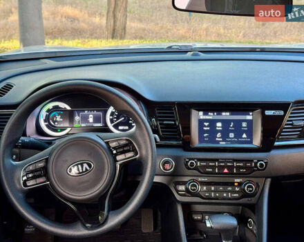 Серый Киа Niro, объемом двигателя 1.6 л и пробегом 122 тыс. км за 16700 $, фото 22 на Automoto.ua