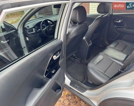 Сірий Кіа Niro, об'ємом двигуна 1.58 л та пробігом 64 тис. км за 17000 $, фото 7 на Automoto.ua