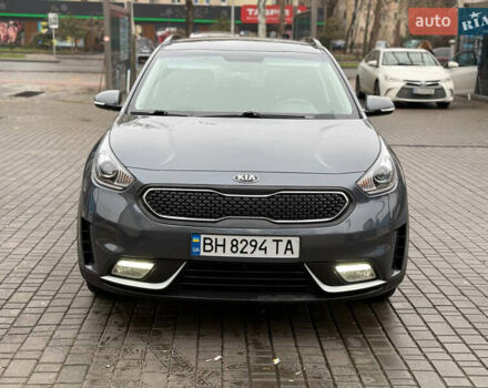 Серый Киа Niro, объемом двигателя 1.58 л и пробегом 152 тыс. км за 14500 $, фото 2 на Automoto.ua
