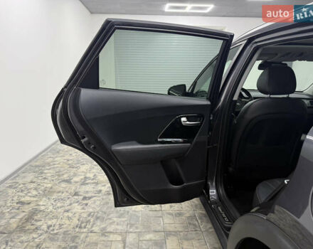 Серый Киа Niro, объемом двигателя 1.58 л и пробегом 98 тыс. км за 20999 $, фото 22 на Automoto.ua