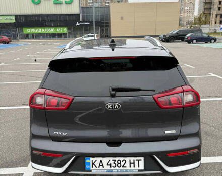 Серый Киа Niro, объемом двигателя 1.58 л и пробегом 162 тыс. км за 17000 $, фото 16 на Automoto.ua