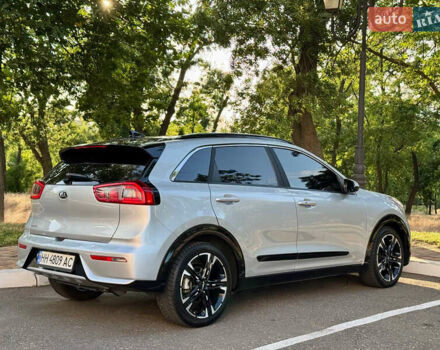 Серый Киа Niro, объемом двигателя 1.6 л и пробегом 122 тыс. км за 16700 $, фото 7 на Automoto.ua