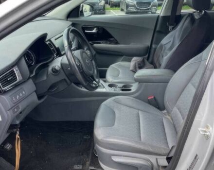 Серый Киа Niro, объемом двигателя 1.6 л и пробегом 35 тыс. км за 12600 $, фото 8 на Automoto.ua