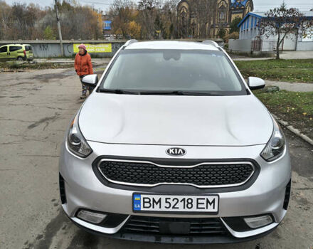 Серый Киа Niro, объемом двигателя 1.58 л и пробегом 143 тыс. км за 17500 $, фото 2 на Automoto.ua