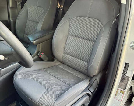 Серый Киа Niro, объемом двигателя 1.6 л и пробегом 122 тыс. км за 16700 $, фото 15 на Automoto.ua