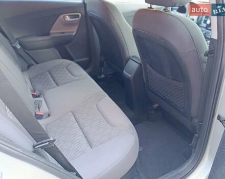 Сірий Кіа Niro, об'ємом двигуна 1.58 л та пробігом 165 тис. км за 15777 $, фото 14 на Automoto.ua