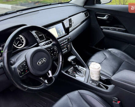 Серый Киа Niro, объемом двигателя 1.58 л и пробегом 111 тыс. км за 17400 $, фото 25 на Automoto.ua