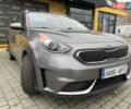 Сірий Кіа Niro, об'ємом двигуна 1.58 л та пробігом 208 тис. км за 14200 $, фото 1 на Automoto.ua