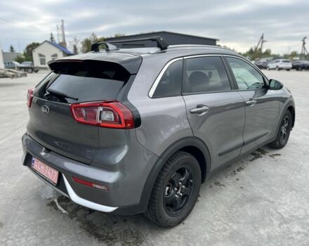 Сірий Кіа Niro, об'ємом двигуна 1.6 л та пробігом 206 тис. км за 14200 $, фото 2 на Automoto.ua