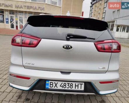 Серый Киа Niro, объемом двигателя 1.6 л и пробегом 73 тыс. км за 20600 $, фото 2 на Automoto.ua