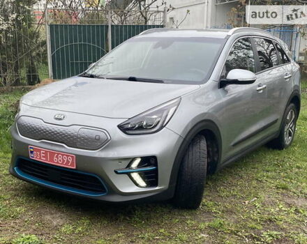 Сірий Кіа Niro, об'ємом двигуна 0 л та пробігом 127 тис. км за 21500 $, фото 5 на Automoto.ua