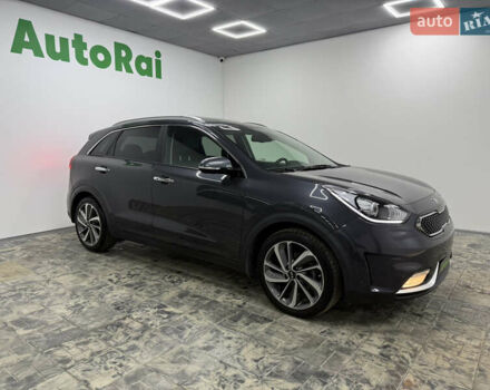 Серый Киа Niro, объемом двигателя 1.58 л и пробегом 98 тыс. км за 20999 $, фото 2 на Automoto.ua