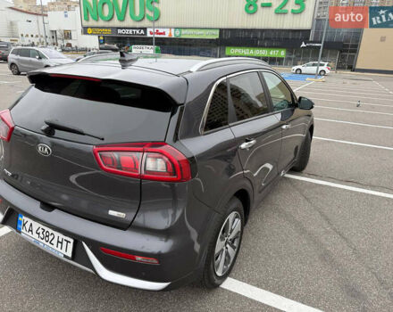 Серый Киа Niro, объемом двигателя 1.58 л и пробегом 162 тыс. км за 17000 $, фото 14 на Automoto.ua