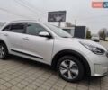 Серый Киа Niro, объемом двигателя 1.6 л и пробегом 73 тыс. км за 20600 $, фото 3 на Automoto.ua