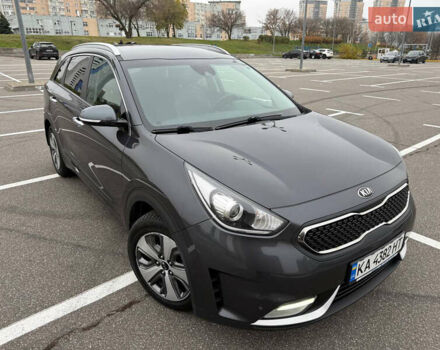 Серый Киа Niro, объемом двигателя 1.58 л и пробегом 162 тыс. км за 17000 $, фото 5 на Automoto.ua
