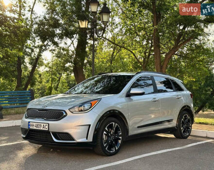 Серый Киа Niro, объемом двигателя 1.6 л и пробегом 122 тыс. км за 16700 $, фото 2 на Automoto.ua