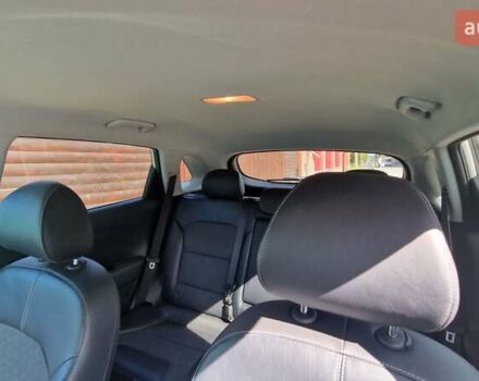 Сірий Кіа Niro, об'ємом двигуна 1.6 л та пробігом 88 тис. км за 15000 $, фото 9 на Automoto.ua