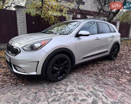 Сірий Кіа Niro, об'ємом двигуна 1.58 л та пробігом 64 тис. км за 17000 $, фото 1 на Automoto.ua
