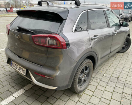 Сірий Кіа Niro, об'ємом двигуна 1.58 л та пробігом 208 тис. км за 14200 $, фото 2 на Automoto.ua