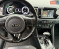 Серый Киа Niro, объемом двигателя 1.58 л и пробегом 162 тыс. км за 17000 $, фото 1 на Automoto.ua