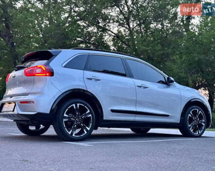 Серый Киа Niro, объемом двигателя 1.6 л и пробегом 122 тыс. км за 16700 $, фото 38 на Automoto.ua
