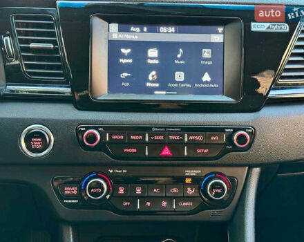 Серый Киа Niro, объемом двигателя 1.6 л и пробегом 122 тыс. км за 16700 $, фото 23 на Automoto.ua