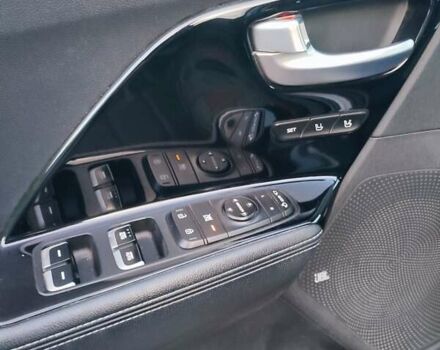 Серый Киа Niro, объемом двигателя 0 л и пробегом 138 тыс. км за 17500 $, фото 4 на Automoto.ua