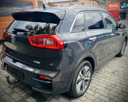 Серый Киа Niro, объемом двигателя 0 л и пробегом 102 тыс. км за 18900 $, фото 12 на Automoto.ua