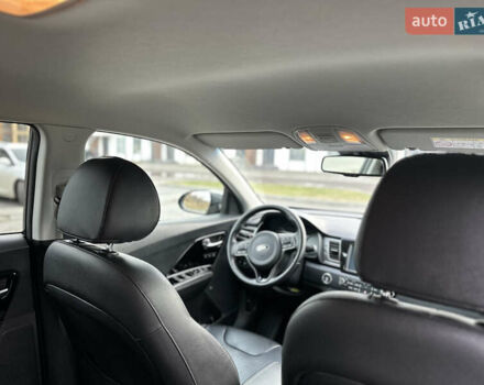 Серый Киа Niro, объемом двигателя 0 л и пробегом 157 тыс. км за 16999 $, фото 47 на Automoto.ua
