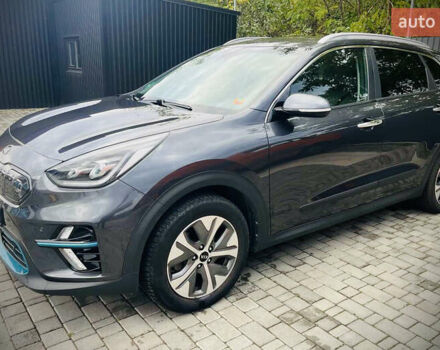Серый Киа Niro, объемом двигателя 0 л и пробегом 102 тыс. км за 18900 $, фото 3 на Automoto.ua