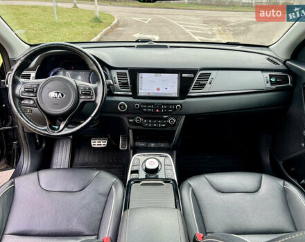 Серый Киа Niro, объемом двигателя 0 л и пробегом 70 тыс. км за 19350 $, фото 49 на Automoto.ua