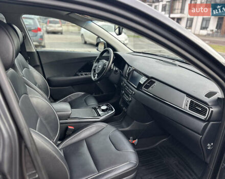 Серый Киа Niro, объемом двигателя 0 л и пробегом 157 тыс. км за 16999 $, фото 48 на Automoto.ua