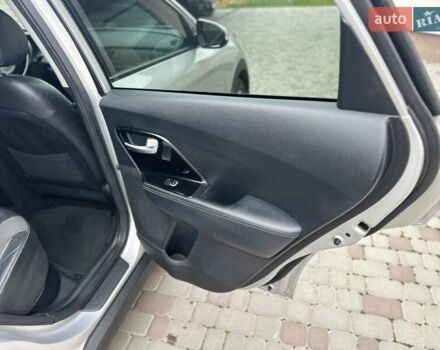 Сірий Кіа Niro, об'ємом двигуна 0 л та пробігом 110 тис. км за 16400 $, фото 19 на Automoto.ua