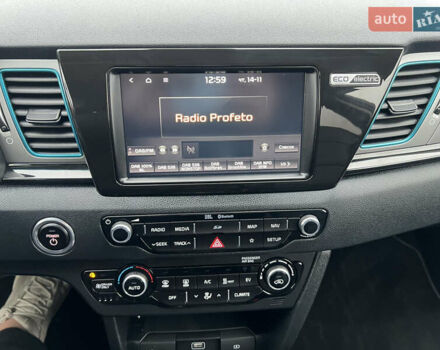 Сірий Кіа Niro, об'ємом двигуна 0 л та пробігом 155 тис. км за 16709 $, фото 22 на Automoto.ua