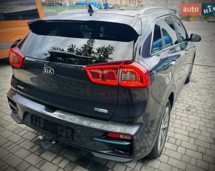 Серый Киа Niro, объемом двигателя 0 л и пробегом 102 тыс. км за 18900 $, фото 11 на Automoto.ua